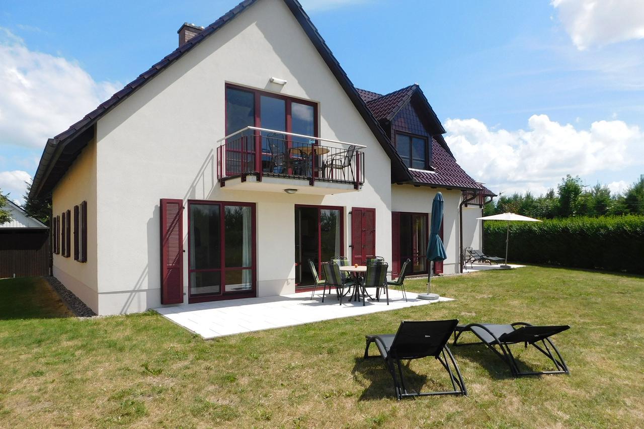 Ferienwohnungen "Am Storchennest" Goehren-Lebbin Exterior photo