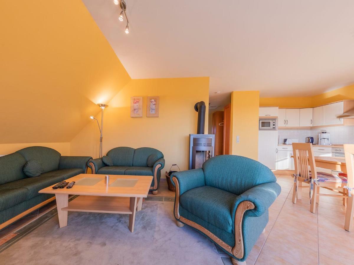 Ferienwohnungen "Am Storchennest" Goehren-Lebbin Room photo