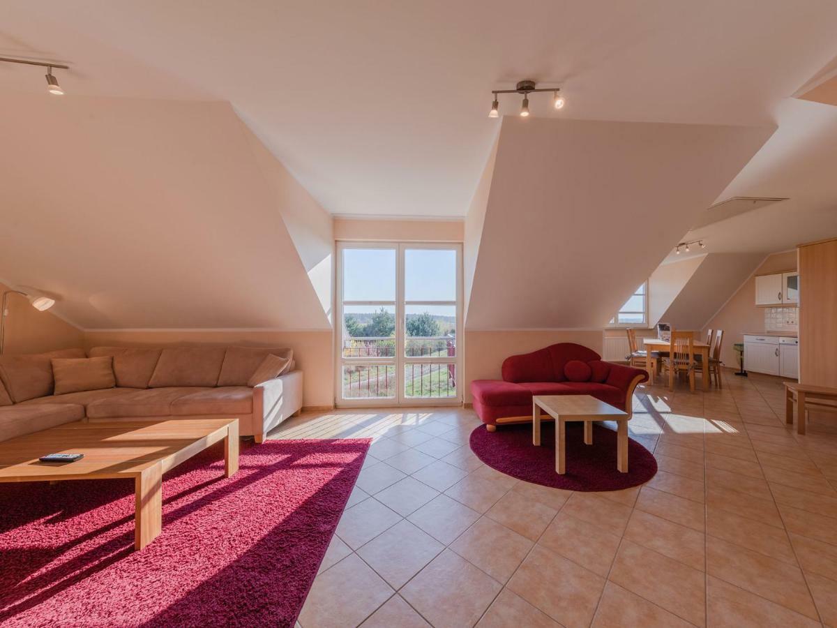 Ferienwohnungen "Am Storchennest" Goehren-Lebbin Room photo